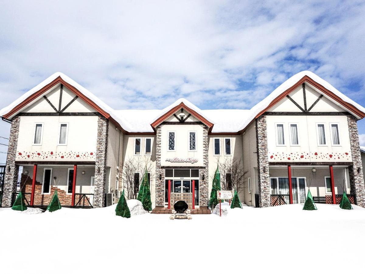 Petit Hotel Blaneneige Nakafurano Kültér fotó